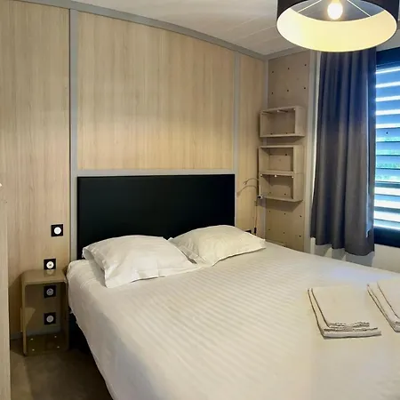 شاليه A Quinze Minutes Des Plages Saubrigues